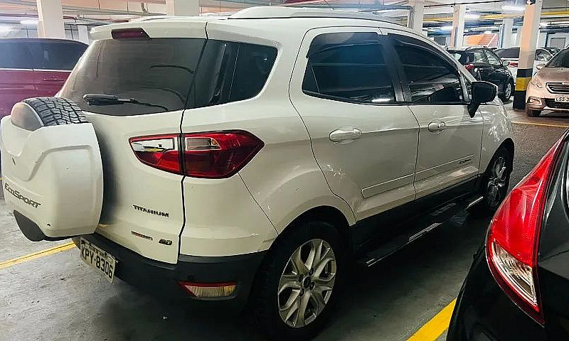 Ford Ecosport Titani...