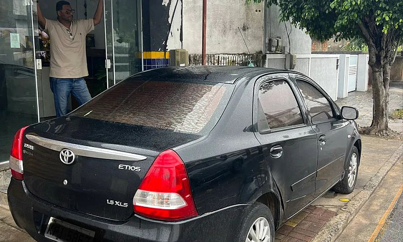 Toyota Etios Xls Sed...