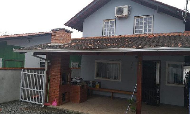 Ótima Casa Com 4 Dor...