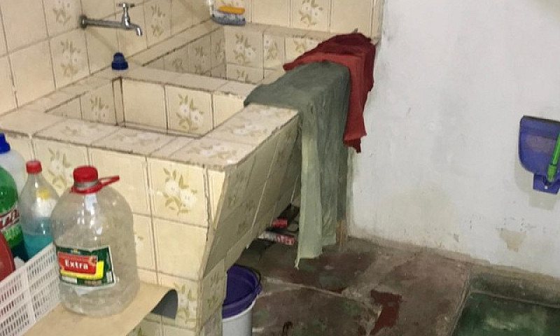 Vende-Se Casa No Bai...