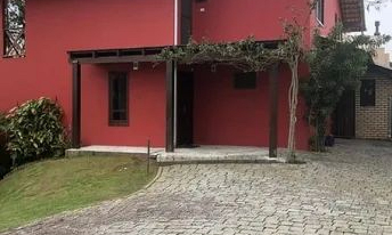 Sobrado Com Ótima Lo...