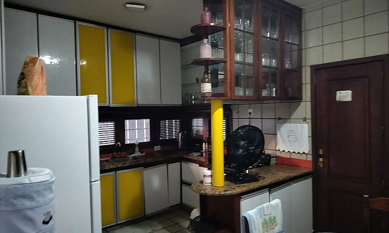 Alugo Excelente Casa...