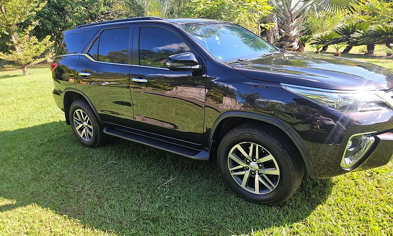 Toyota Hilux Sw4 Srx...