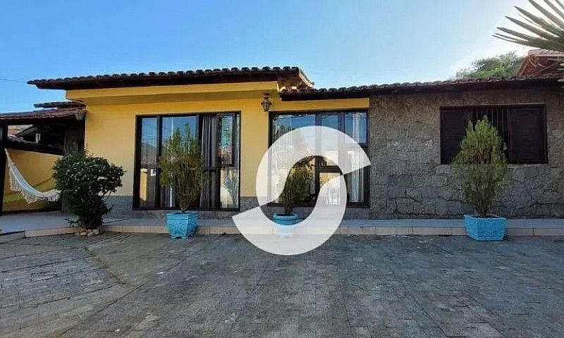 Casa Com 3 Dormitóri...