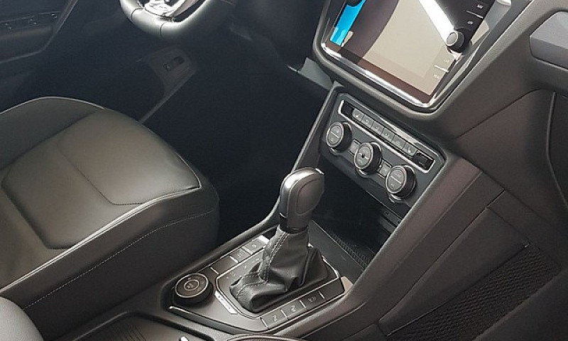 Tiguan Allspace R-Li...