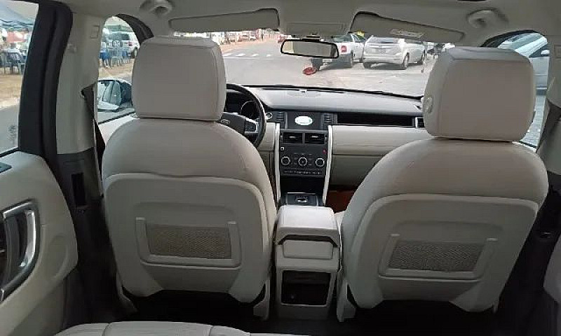 Land Rover Discovery...