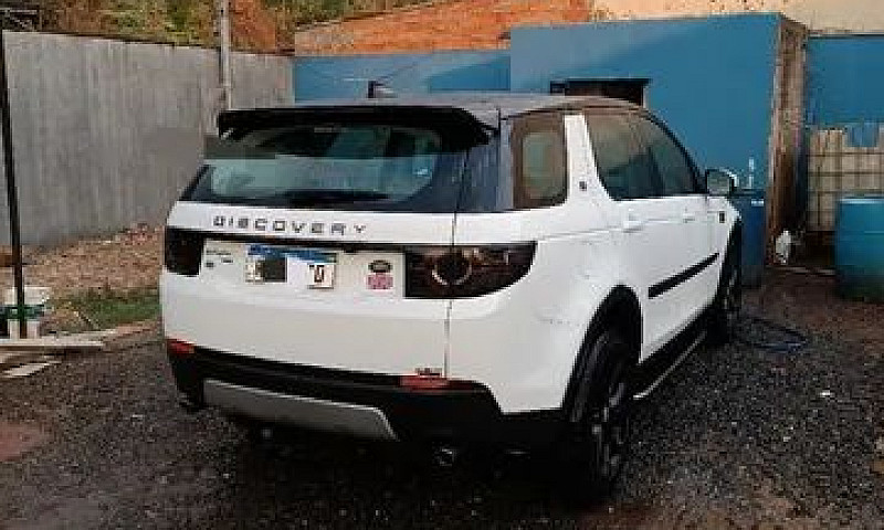 Land Rover Discovery...