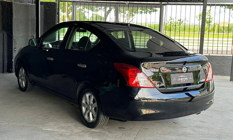 Nissan Versa Sl 1.6 ...