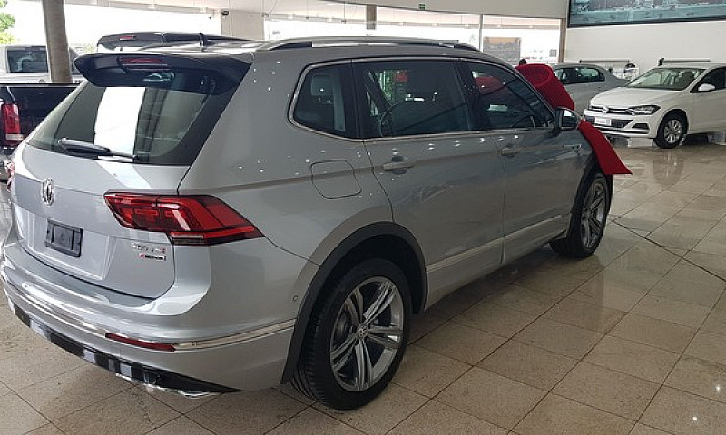 Tiguan Allspace R-Li...
