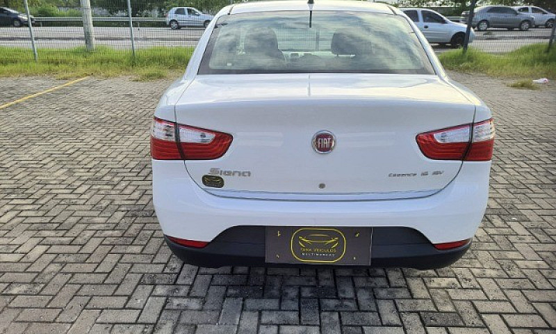 Fiat Siena Essence 1...