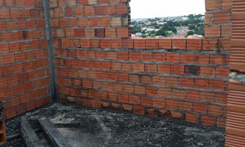 Casa Em Construção ...