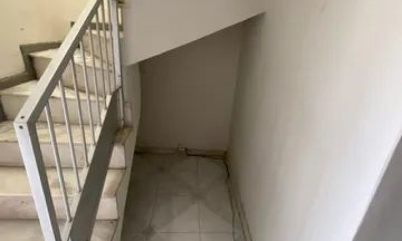 ! Casa Na Rua De Sir...