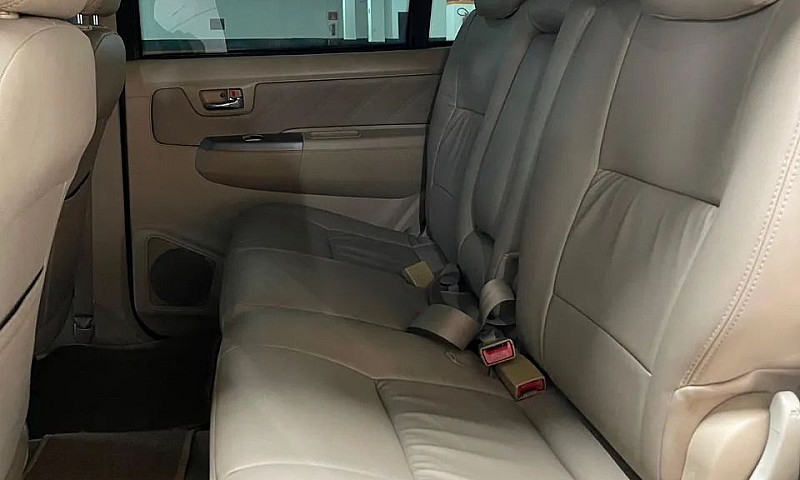 Toyota Hilux Sw4 Srv...