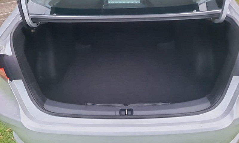 Corolla Altis Híbrid...