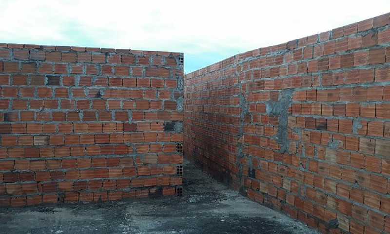 Casa Em Construção ...