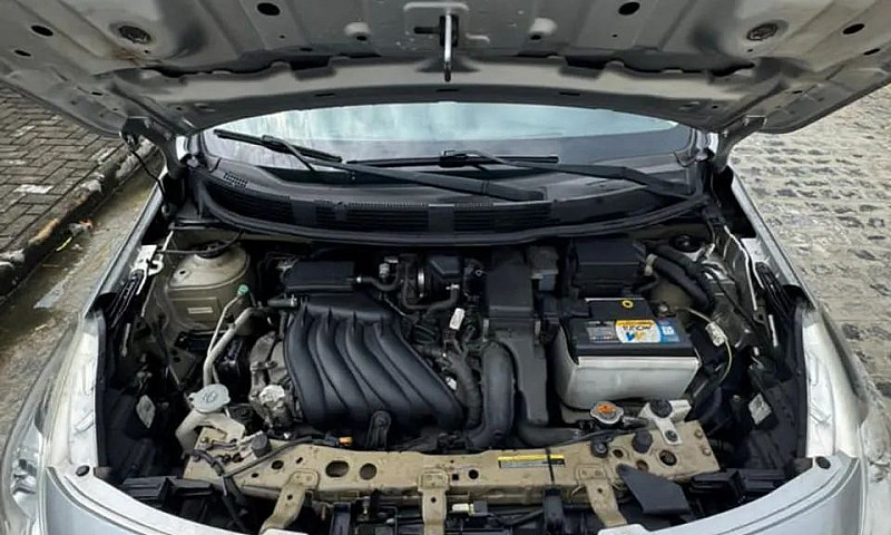 Nissan Versa Sl 1.6 ...