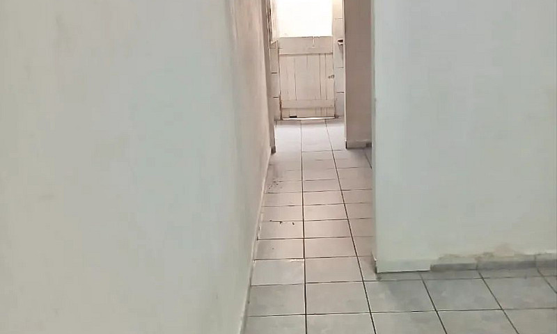 Alugo Casa Térrea No...