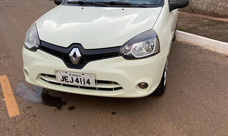 Renault Clio Authent...