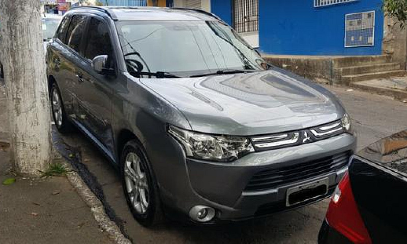 Mitsubishi Outlander...