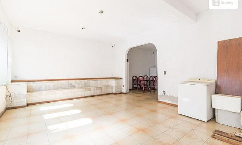 Casa Com 450M² E 7 Q...