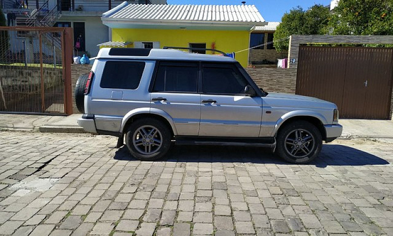 Land Rover Discovery...