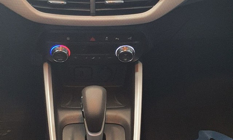 Chevrolet Onix Premi...
