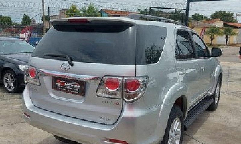 Hilux Sw4...