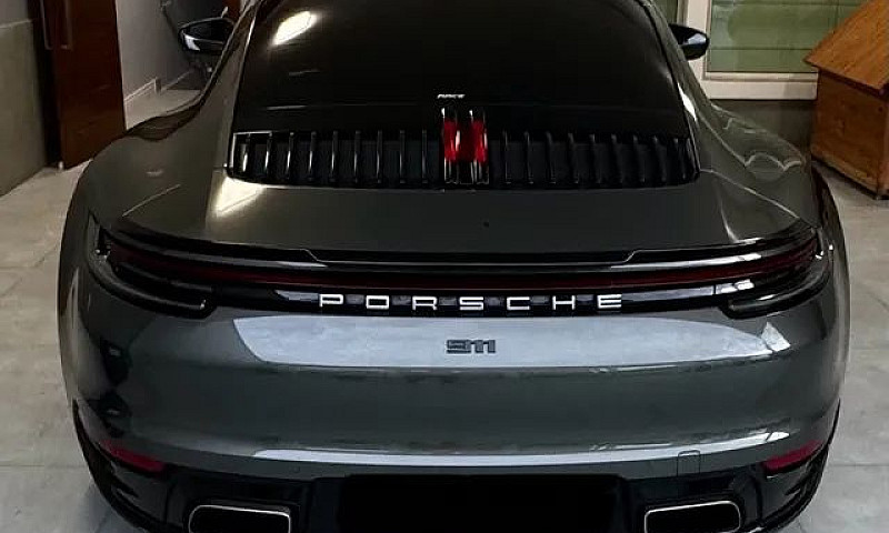 Porsche 911 Ano 2020...