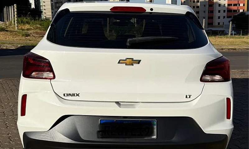 Chevrolet Onix Hatch...