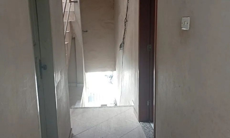 Vende-Se Prédio Loca...