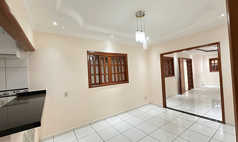 Casa Com 3 Quartos A...