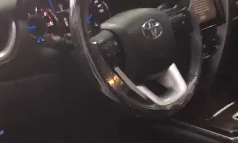 Toyota Hilux Sw4 Srx...