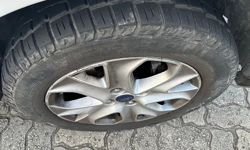 Ford Ecosport Titani...