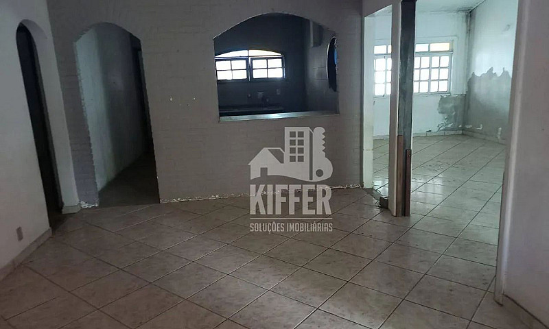 Casa Com 3 Quartos À...