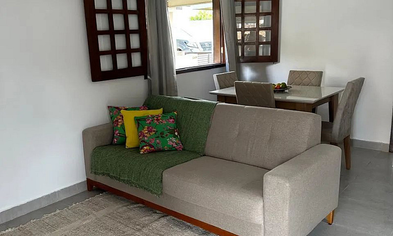 Vendo Belíssima Casa...