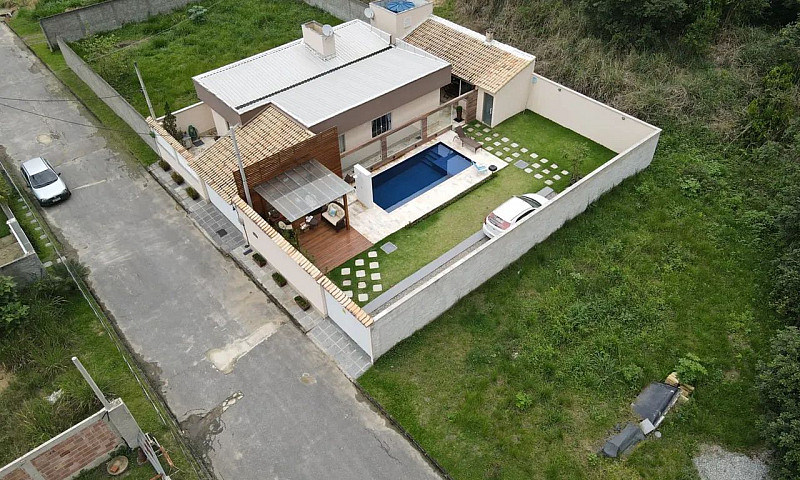 Casa Três Quartos Pi...