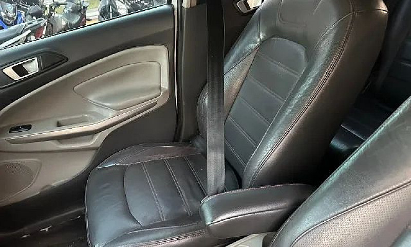 Ford Ecosport Titani...