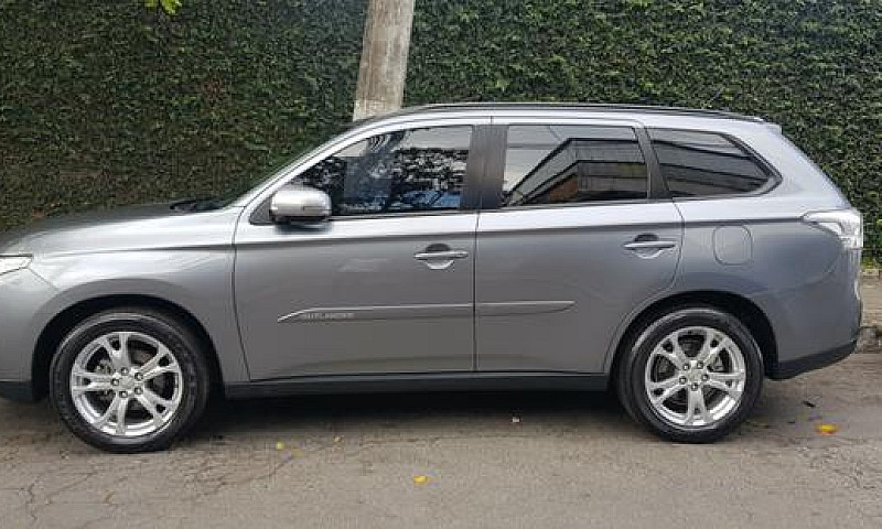 Mitsubishi Outlander...