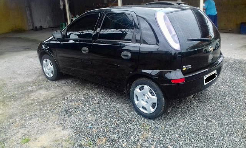 Vendo Corsa Hatch 1....