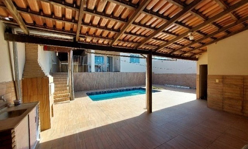 Alugo Casa Com Pisci...