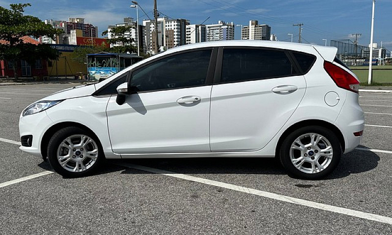 Ford Fiesta Hatch 1....