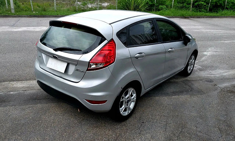 Ford Fiesta Titanium...