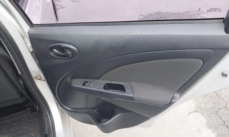 Toyota Etios X 1.3 F...