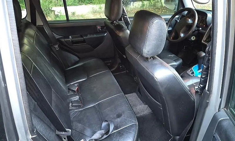 Mitsubishi Pajero Tr...