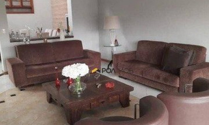 Casa Com 4 Dormitóri...