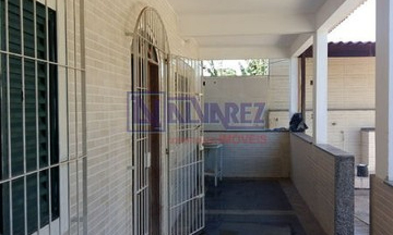 Casa Sobrado Com 2 Q...
