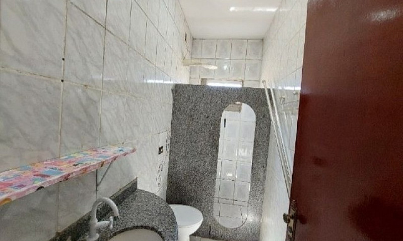 Alugo Casa Com Pisci...