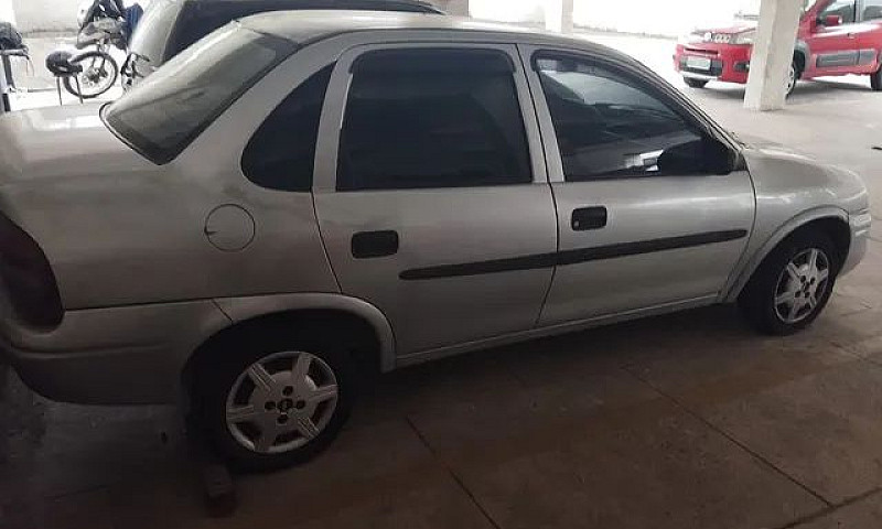 Corsa Classic Sedan ...