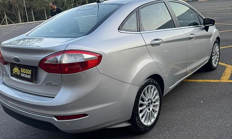 Ford Fiesta Sedan Ti...