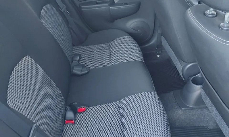 Nissan March Sv 1.6 ...